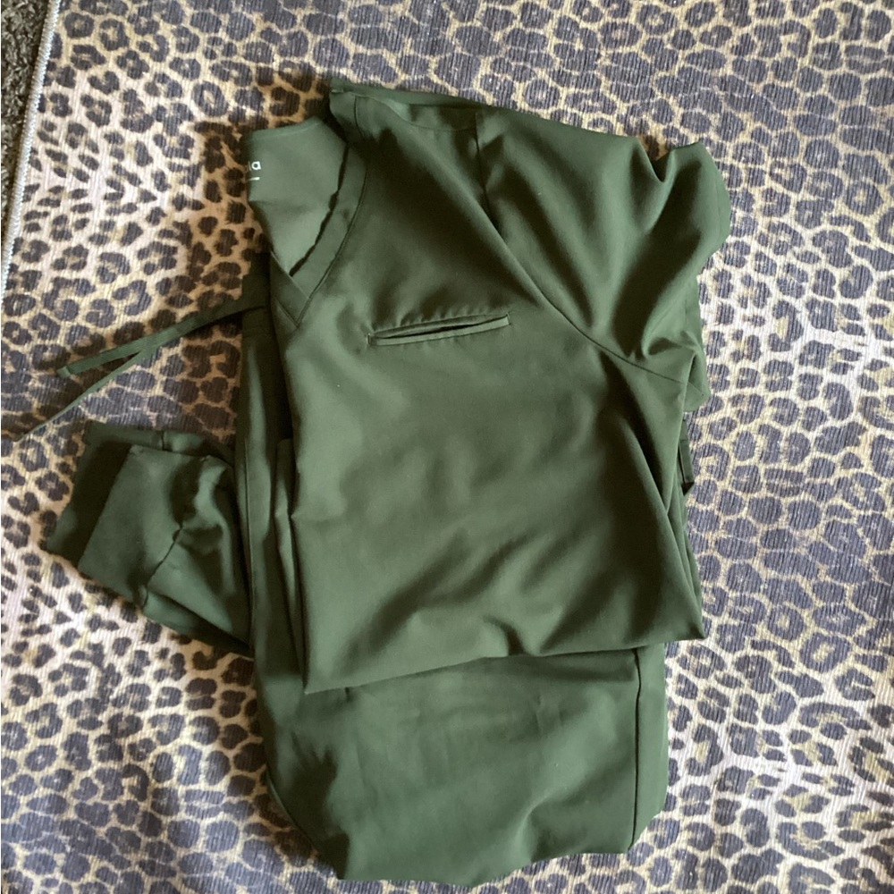 Mandala Green Short Sleeve Top and Pants scrub Set